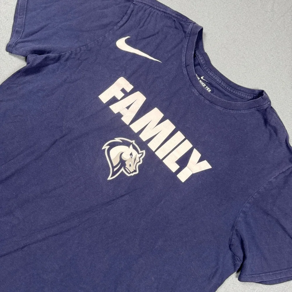 Nike Family Horse Mascot Graphic T-Shirt Mens Large Navy Blue Crewneck‎ Tee